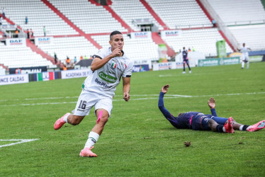 Celebración de Joel Contreras después de su gol ante Fortaleza. 