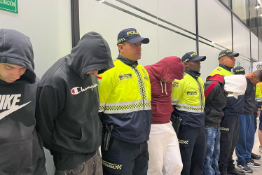 Entre los 35 capturados en Bogotá se encuentran alias Yunta y Mauricio, de la banda delincuencial Satanás, implicados en homicidios, extorsión y ataques con armas de fuego y granadas. 