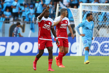 Hugo Rodallega anotó el único gol de Santa Fe en el partido contra Iquique.