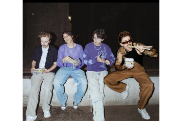 La agrupación colombiana TIMO con el junto al uruguayo Cardellino.