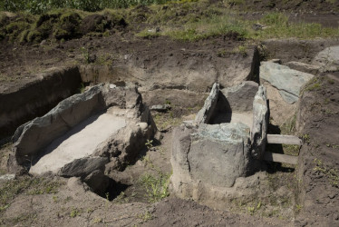 Tumbas halladas en los terrenos de la construcción de la escuela en La Leona, Cajamarca (Tolima).