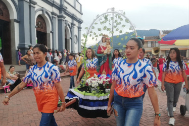 La Corporación Artístico Cultural Lagua participa activamente en las actividades por la Virgen de la Candelaria.