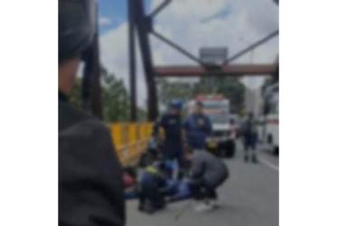 Sitio del accidente de tránsito en el que murió un hombre de 23 años en la vía Panamericana, entre Manizales y Villamaría. 