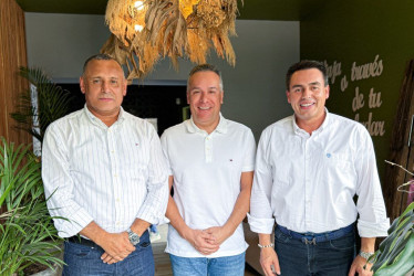 Alcaldes Mauricio Salazar Peláez, de Pereira; James Padilla García, de Armenia, y Jorge Eduardo Rojas Giraldo, de Manizales.