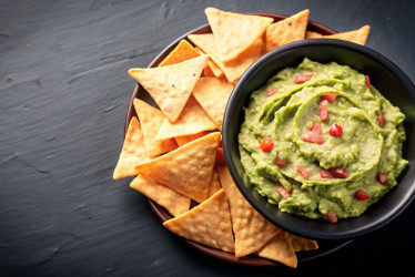 El guacamole sabe mejor con aguacates colombianos. 