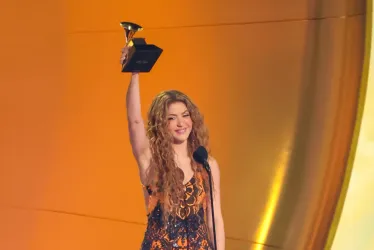  Shakira recibió este domingo su cuarto premio Grammy.