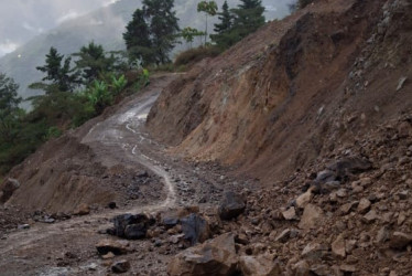 Planee un viaje seguro y sin obstáculos: reporte de vías de Caldas. El paso por El Brillante, punto crítico de derrumbes, estaba cerrado en la mañana de este lunes (10 de marzo).