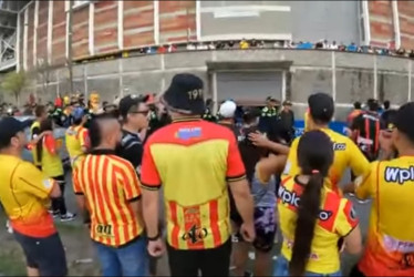 Los hinchas del deportivo Pereira le reclamaron a Álvaro López presidente del club su mala gestión al frente del equipo desde que volvió a asumir 