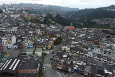 Aguas de Manizales atiende el daño presentado en el sector en la mañana de este martes (22 de abril).