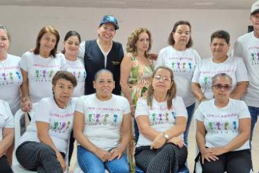 Fotos I Freddy Arango I Q'HUBO  Las Hormiguitas es un grupo de mujeres que trabajan por la comunidad del barrio Aranjuez, de Manizales. Ellas, lideradas por Jorge Wilson Rodríguez, apoyan labores de la Junta de Acción Comunal. 