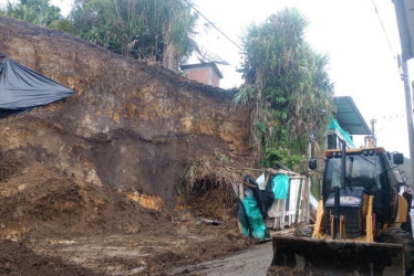 Foto | Rubén Darío López Londoño | LA PATRIA   Este es el talud que estaban interviniendo para la construcción de una casa de tres pisos en Pensilvania. 
