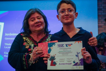 Jerónimo Ramos, del Gimnasio Campestre La Consolata, ganó el concurso nacional de escritura en la categoría juvenil con su ensayo 'La paz como equilibrio de fuerzas'.