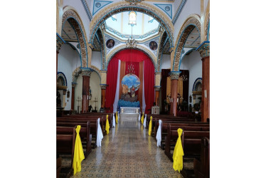 Monumento en el templo de la Inmaculada Concepción de Aguadas (Caldas).