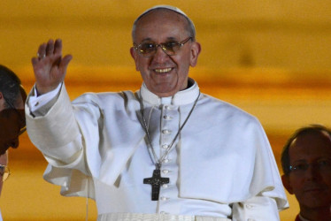 El cardenal Jorge Mario Bergoglio, arzobispo de Buenos Aires, viajó al Vaticano en marzo del 2013. Tras su elección como el papa Francisco, nunca pudo regresar a su Argentina natal.