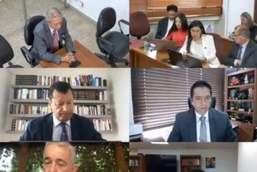 El abogado manizaleño Samuel Sánchez (izquierda arriba), testigo de la Fiscalía en el juicio contra el expresidente Uribe, decidió acogerse al derecho a guardar silencio.