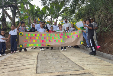 Se construyeron 76 metros de placa huella.