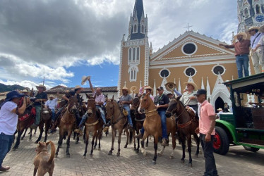 La Travesía dio comienzo el 23 de abril con un primer recorrido por las calles del municipio de Abejorral. 