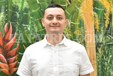 Brian Bermúdez, contratista de la Alcaldía de Chinchiná, se recupera de la lesión sufrida en la noche del viernes.