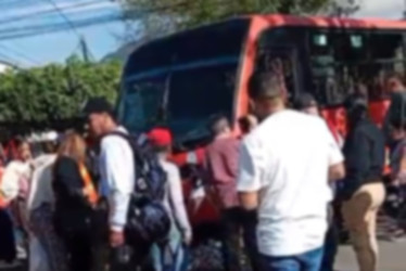 Al frente del Hospital Santa Mónica de Dosquebradas, no hay semáforo que ayude a cruzar la calle 19 a los peatones. El martes una adulta perdió la vida en ese lugar