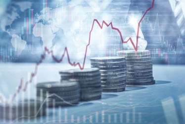 Morros de monedas creciendo