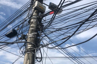 El desmonte comienza este mes y aplica para empresas que no cuenten con los permisos para tener el cableado en los postes.