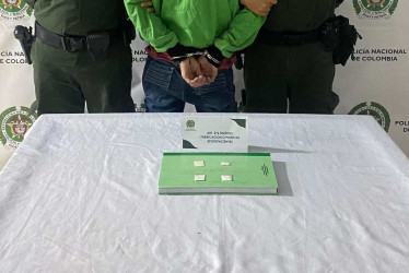 Wilson llevaba 4 bolsas de base de coca.