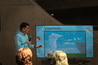 Luis Felipe Molina R. durante su primer taller sobre meterología en Manizales en noviembre del 2024.