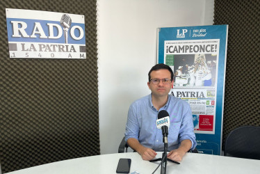 Tomás David Rubio, librero de Libélula Libros de Manizales.