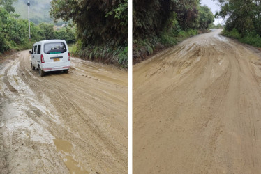 La vía se encuentra enlodada debido a las lluvias. En esa carretera del Norte de Caldas queda el rastro de vehículos que han tomado impulso para evitar atascarse.