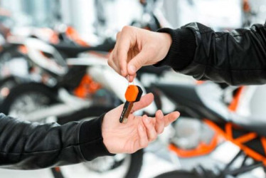 Foto| Ilustración| LA PATRIA  El hombre compró la moto el lunes y este jueves se enteró de que era robada.