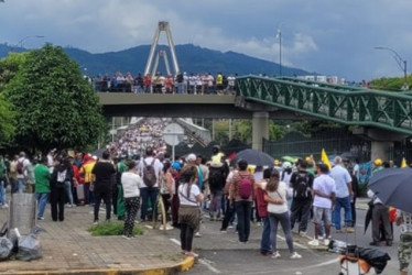 En Pereira y Dosquebradas salieron el 1 de mayo a apoyar las reformas de Gustavo Petro y a respaldar la consulta popular 