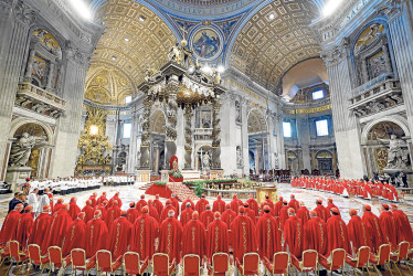 En el último consistorio, celebrado en diciembre de 2024, Francisco creó 21 nuevos cardenales, de los cuales 20 tienen derecho a voto. Entre ellos, cinco italianos.