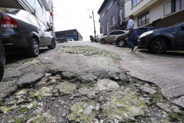Los huecos en la calle 37 con carrera 23.