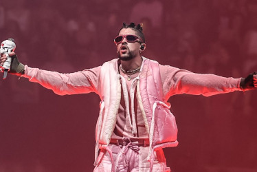 Foto | Cortesía | LA PATRIA   Tras su exitosa gira en 2022 en la que Colombia también hizo parte, el cantante volverá al país para cantar junto a millones de fans las canciones de su más reciente álbum Debí tirar más fotos.