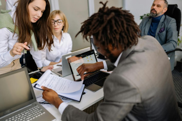 Cómo TimeCamp Revoluciona el Seguimiento del Tiempo y la Gestión de Tareas en Empresas Modernas