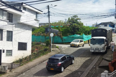 El camión parqueado en el barrio El Campín.