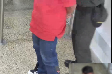 Al señalado de dos delitos lo mandaron a la cárcel este martes.