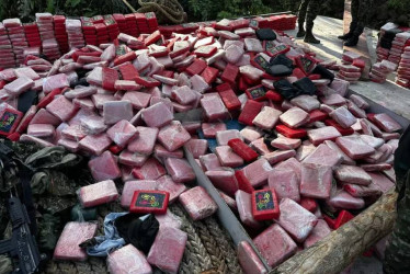 Incautaron una tonelada de cocaína y dos de marihuana que eran transportadas por un río del Putumayo. 