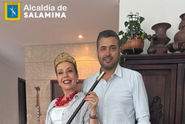El alcalde de Salamina, Manuel Fermín Giraldo Gutiérrez, se reunió en Armenia (Quindío) con la señora Elsa Beatríz Duque Gutiérrez, reina del Sesquicentenario