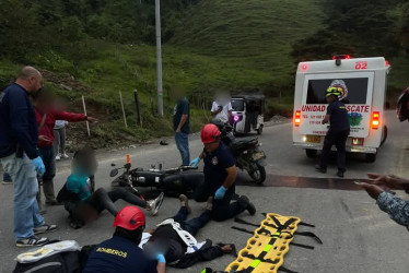 Un accidente involucró 2 motos
