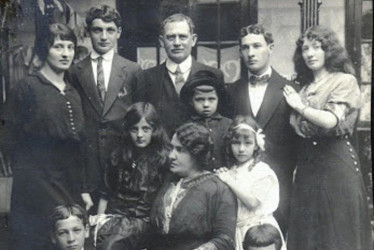 Familia Jaramillo Montoya, en la primera mitad del siglo XX.