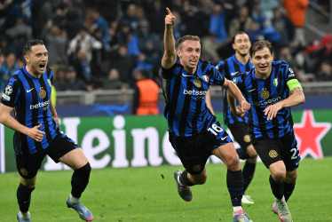 Completando una serie de infarto, el Inter de Milán venció 7-6 al Barcelona en las semifinales de la Champions League y jugará por el título ante PSG o Arsenal.