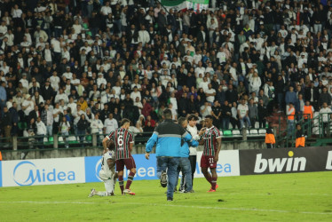 Por intento de invasión de la cancha en el partido contra Fluminense (foto) y otras conductas en el juego ante Millonarios, ambos por la Copa Sudamericana en Manizales, la Conmebol sancionó al Once Caldas.