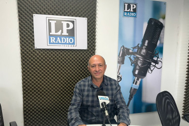 John Jairo López Pérez, caldense retirado de la Policía Nacional y autor del libro Pinturas de amor y guerra, el apocalipsis.