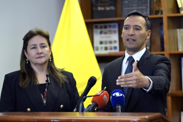 Ángela María Buitrago, ministra de Justicia, y Pedro Sánchez, ministro de Defensa Nacional.1