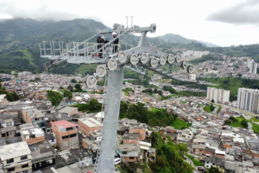Al Frente de Obra recopila las promesas rotas para entregar las obras de la línea 3 del cable aéreo en Manizales y el impulso que la pondría a operar en este 2025.