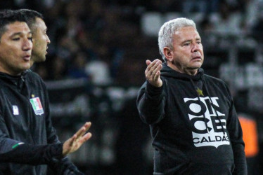 Hernán Darío Herrera, el técnico del Once Caldas, se quejó hoy por la cantidad de partidos que ha jugado en el último mes, serán 15.