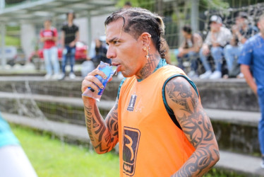 El Once Caldas jugará este domingo con el Deportivo Cali, por la Liga, antes de viajar a Río de Janeiro (Brasil), en donde chocará con Fluminense para definir primero y segundo lugar del Grupo F de la Sudamericana. Y Dayro Moreno encabeza la delegación.