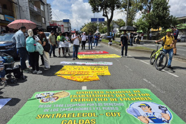 La movilización a favor de la consulta popular que propone el presidente, Gustavo Petro, comenzó este jueves en Manizales en el parque de la Mujer.
