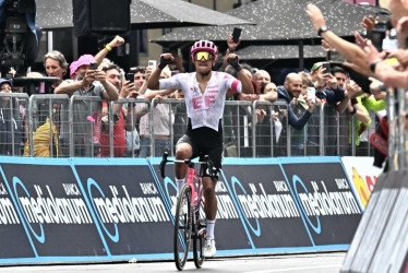 El ciclista ecuatoriano Richard Carapaz ganó la 11.ª etapa del Giro de Italia, de 186 kilómetros desde Viareggio a Castelnovo ne' Monti.